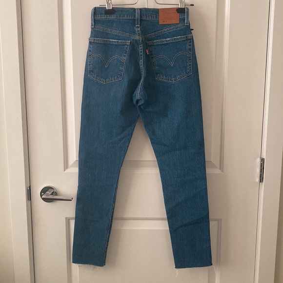 Levi Skinny Jeans - Picture 2 of 4